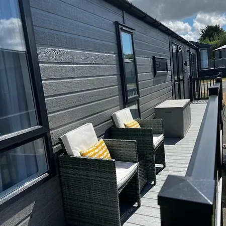 Lowena - Holiday home *